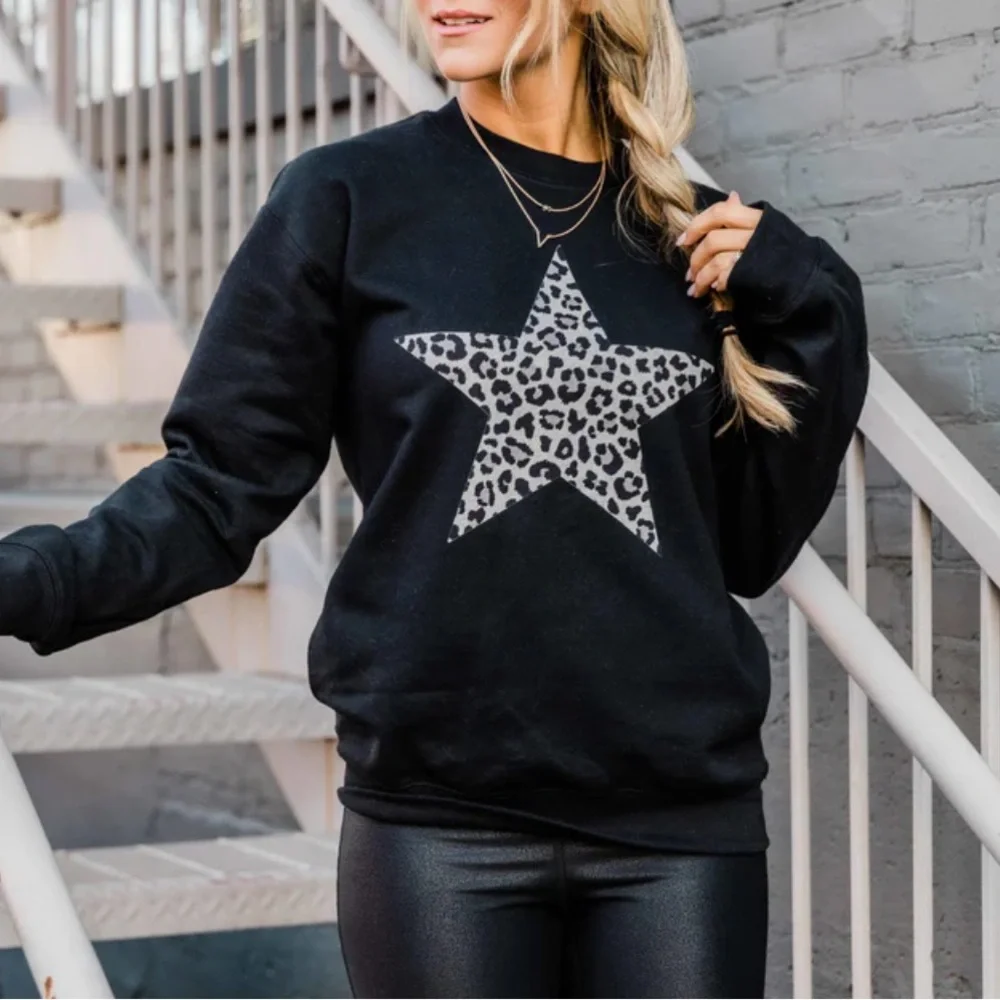 PINK LILY Star Sweatshirt - Picture 1 of 5